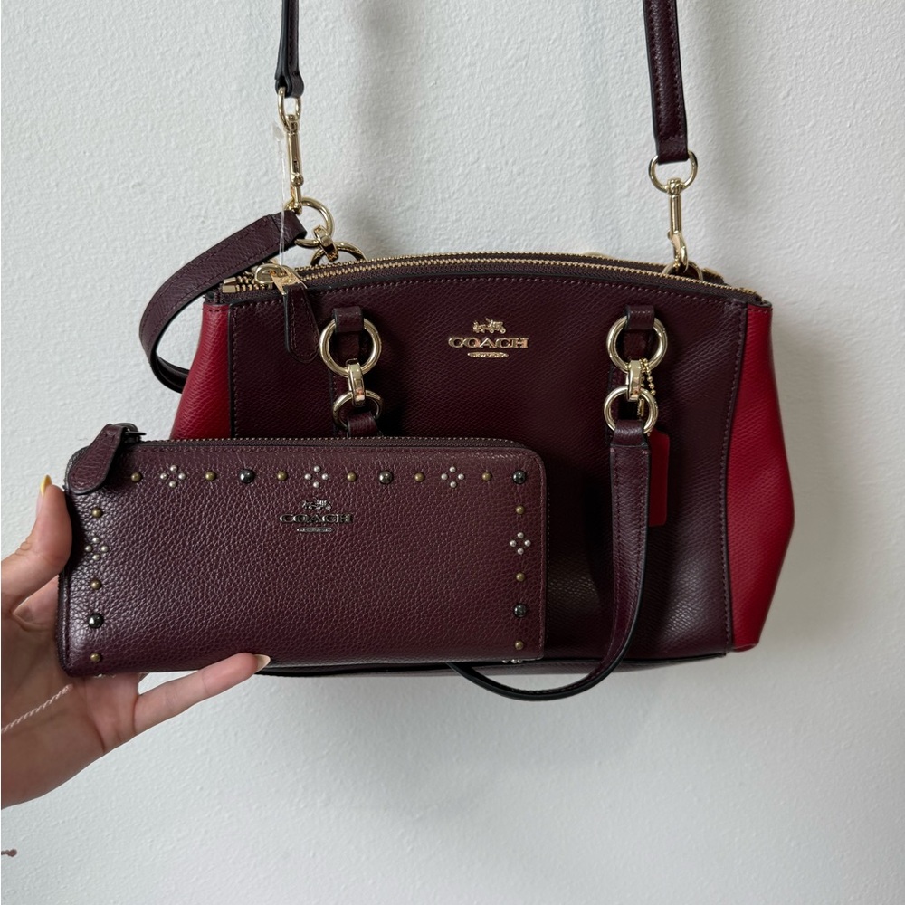 Coach Brown and Red Shoulder Bag with Sophisticated Design